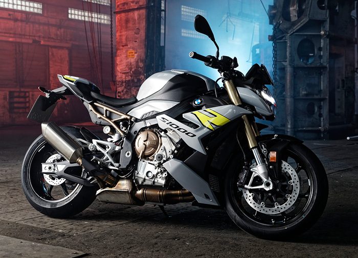 עירום בלי חשבון: S 1000 R